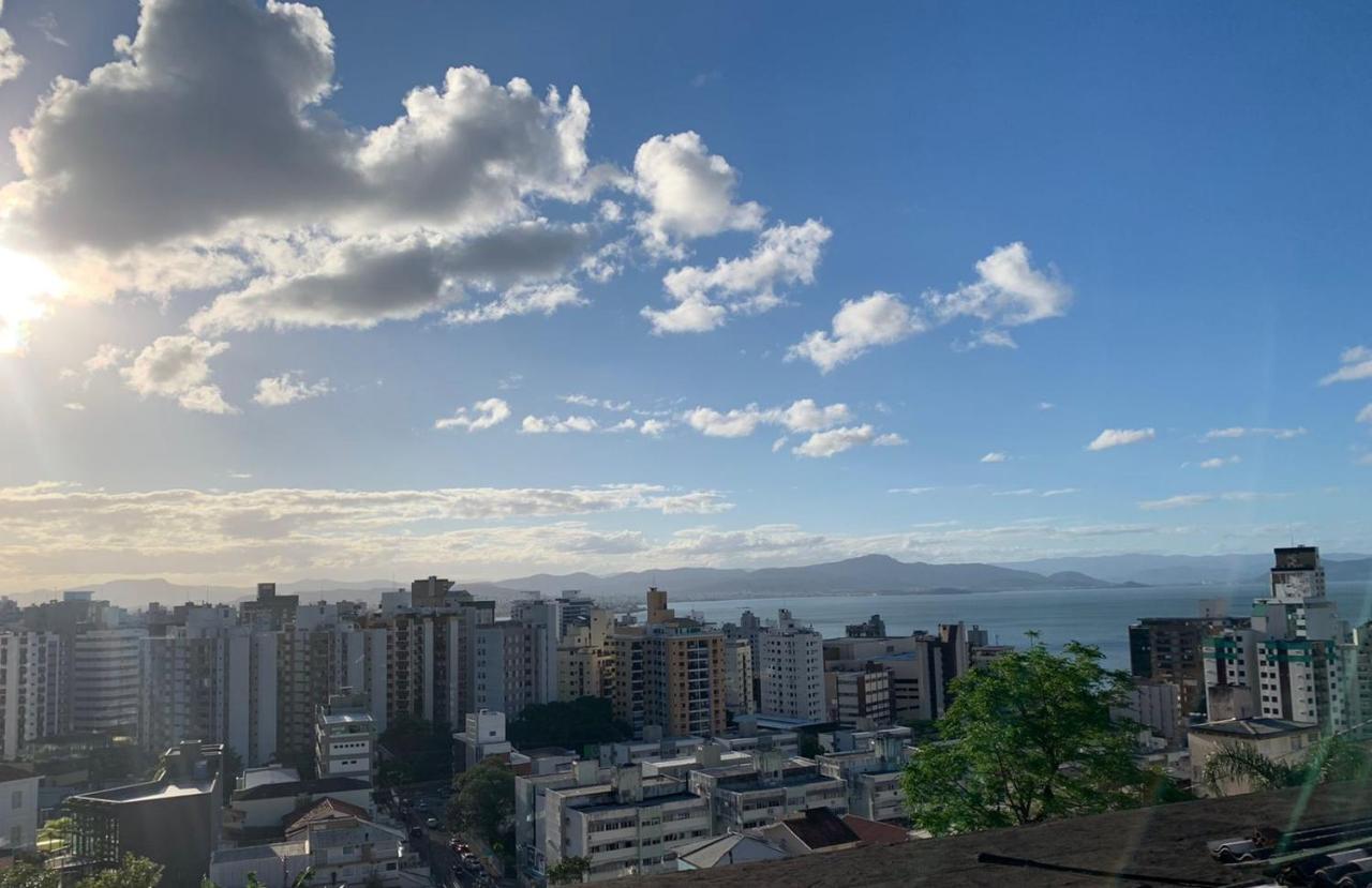 Casa Próx Shop Beiramar Vista Baia Norte Wi-fi 4 Hospedes, Com Estacionamento, Caminho Praias Сasa de vacaciones